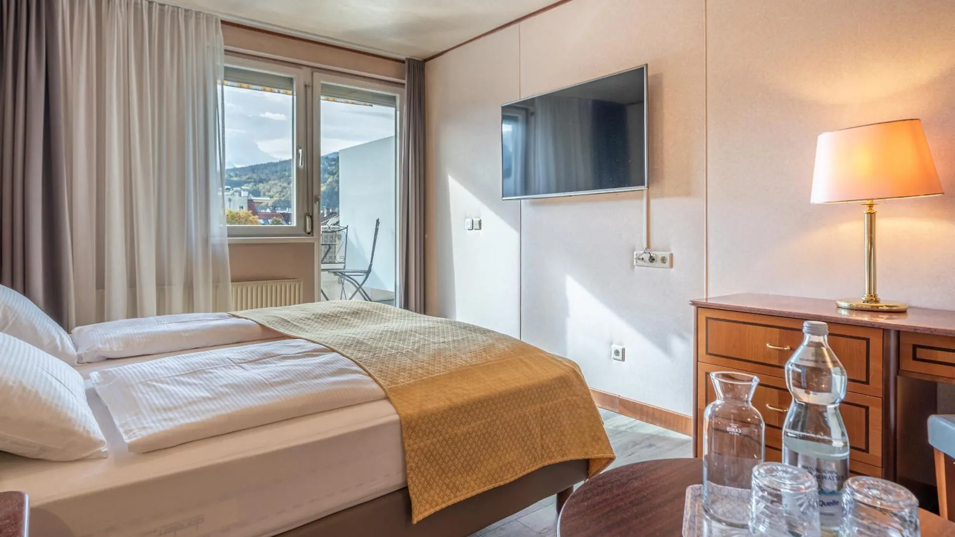 Hotel Neue Post I Self Check-In Innsbruck Austria