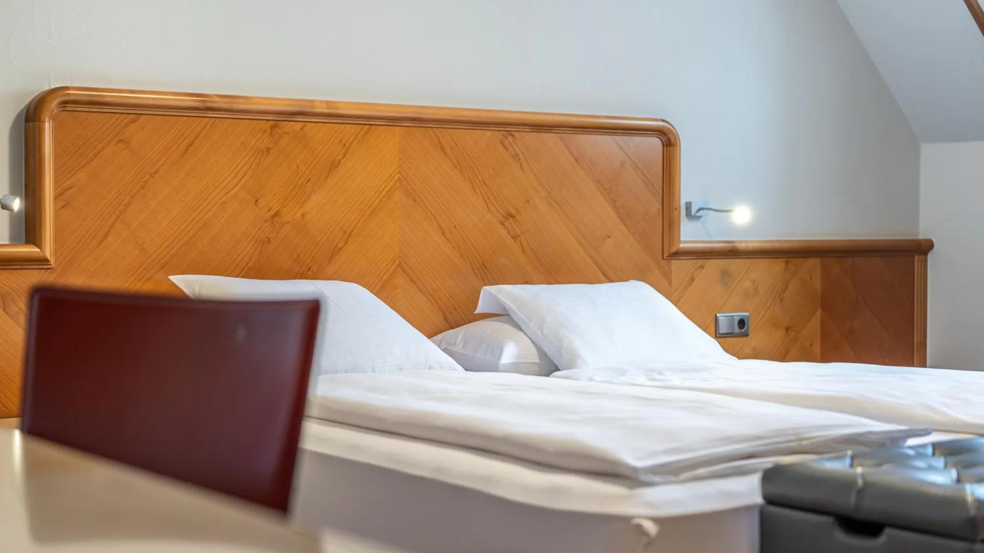 Hotel Neue Post Innsbruck 4*,